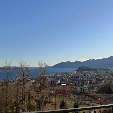 Beta Con Vista Lago Sopra Verbania Daire